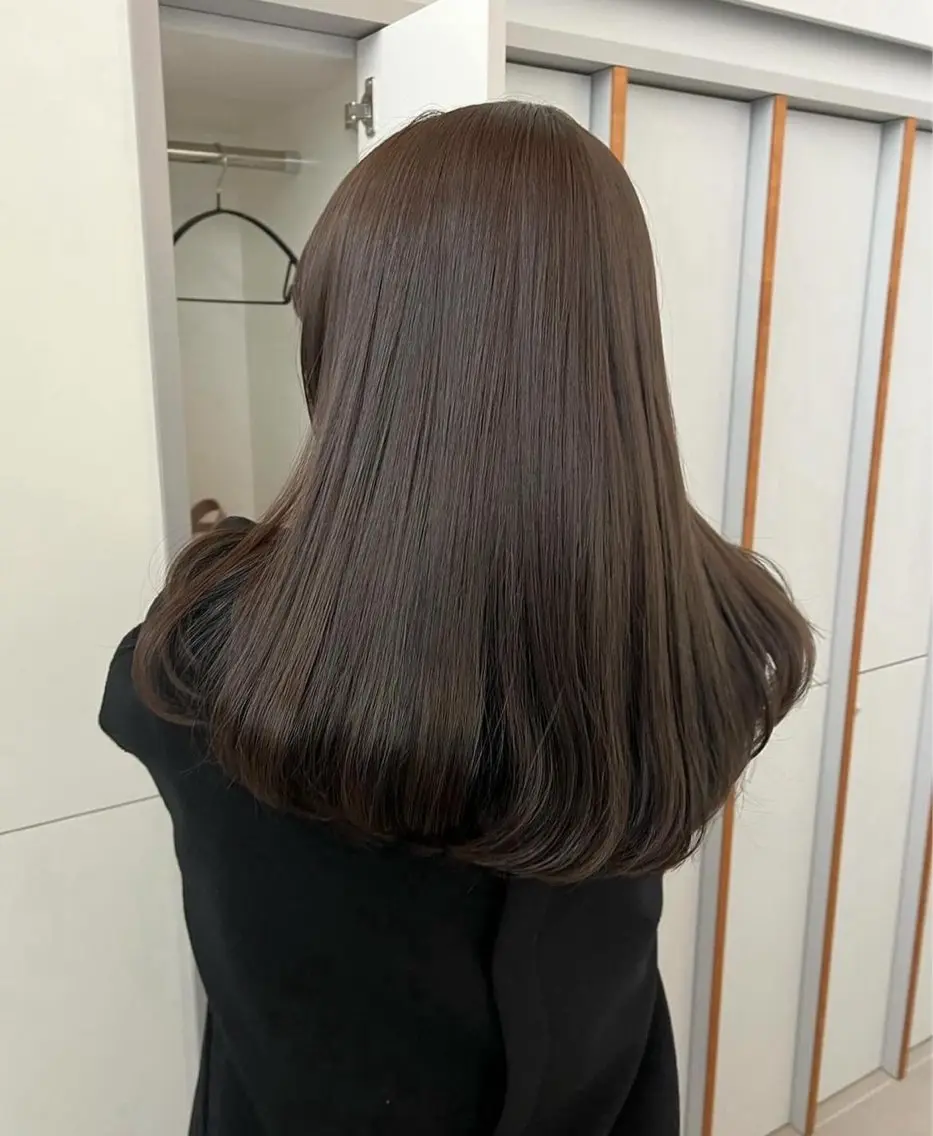 ロング アッシュ アッシュブラウン カット ヘアカラー トリートメント 似合わせレイヤー ＆縮毛矯正のヘアスタイル
