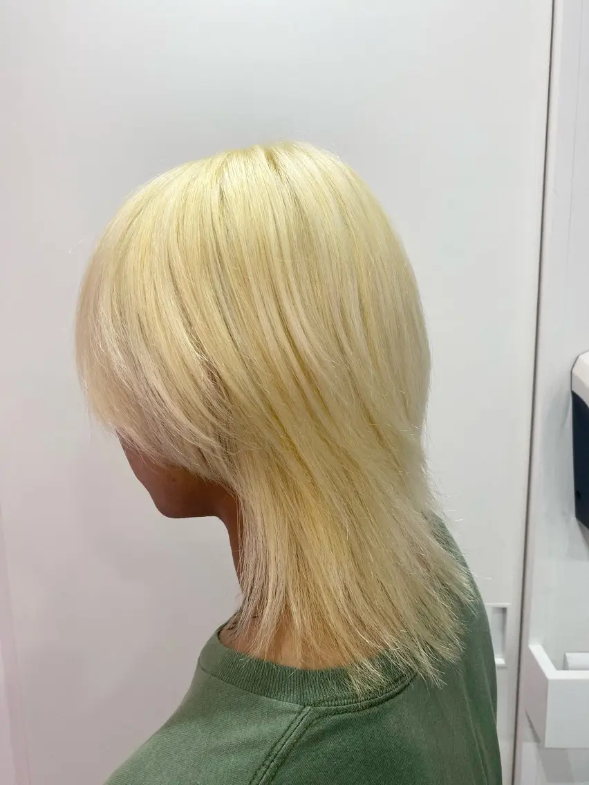 カラー ブリーチ 抜きっぱなしブロンド ブロンド BIANCA伊勢崎 mayaのヘアスタイル