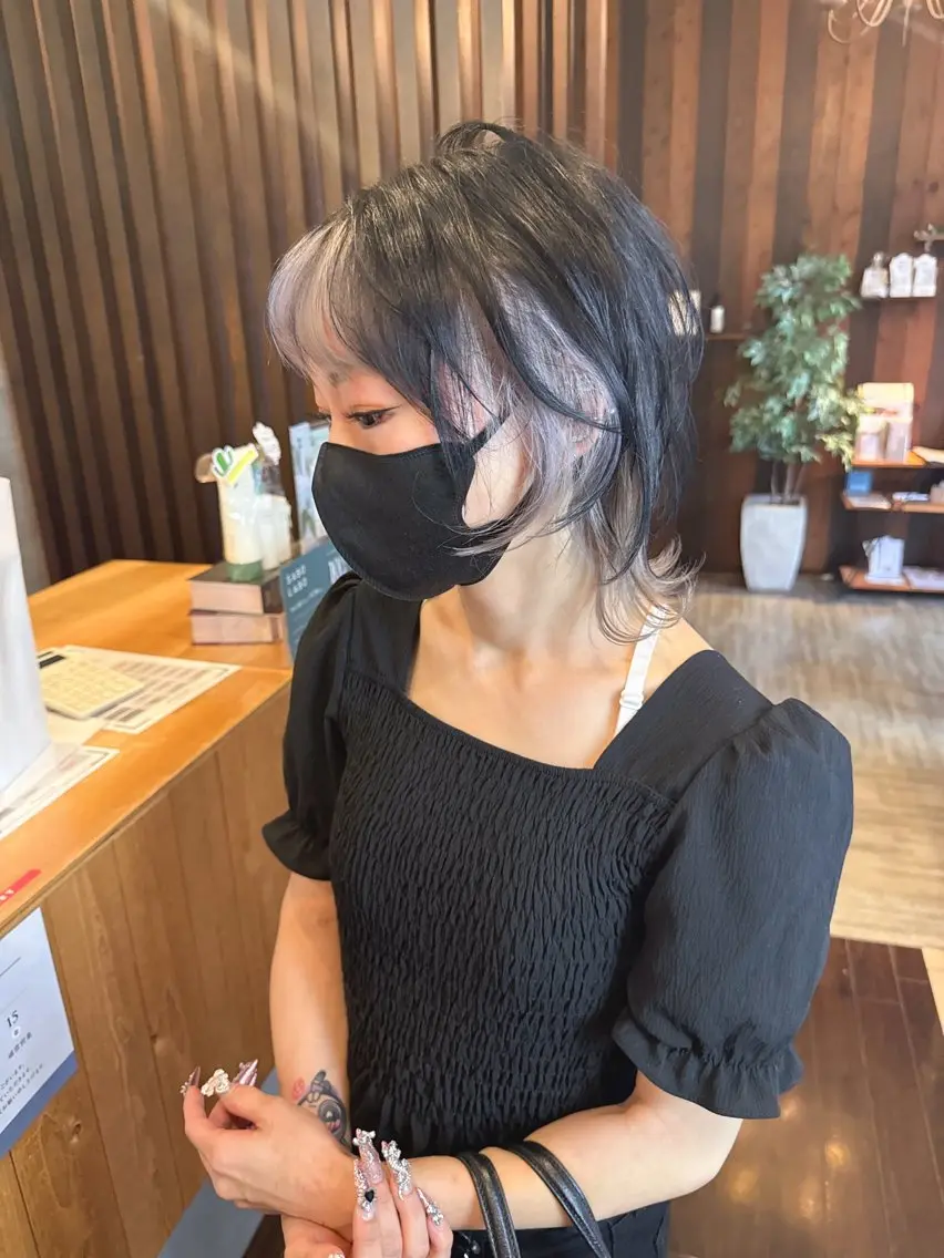 ミディアム カラー インナーカラー ウルフカット カット ヘアカラー 具志 正太のヘアスタイル