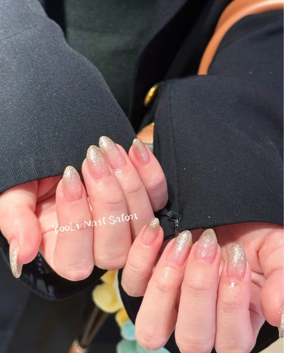 ネイル フレンチネイル グラデーション キラキラネイル 韓国ネイル マグネットネイル ハンドネイル 🎀YooLi Nail salonのネイルデザイン