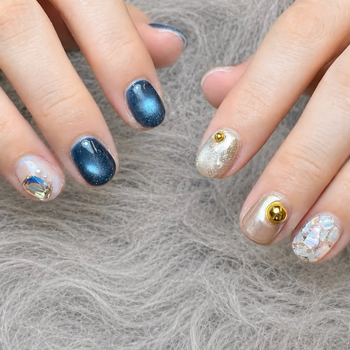 ネイル マグネットネイル ミラーネイル nail salon h💍akaneのネイルデザイン
