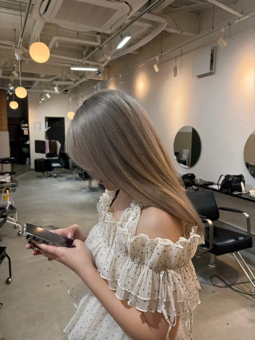 ロング カラー LUCK ユナのヘアスタイル