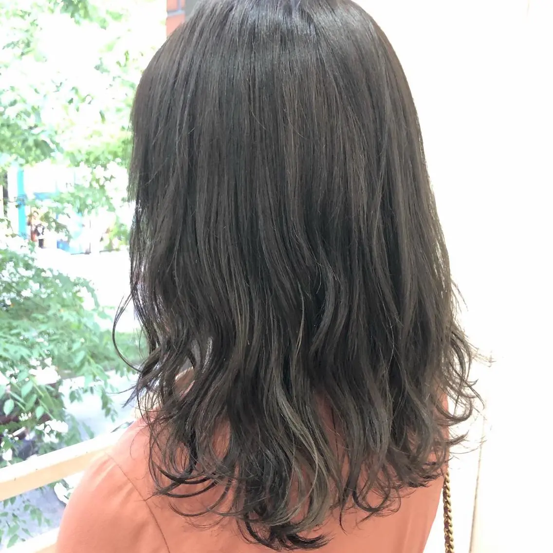 セミロング カラー TRENCH 相澤 果歩のヘアスタイル