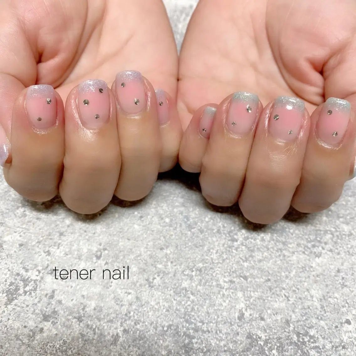 ネイル チークネイル グラデーション テネルネイル tener nailのネイルデザイン