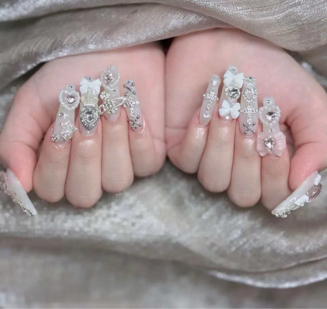 ネイル フレンチネイル ジェルネイル ハロウィン キラキラネイル 韓国ネイル H.baby Nail Salonのネイルデザイン