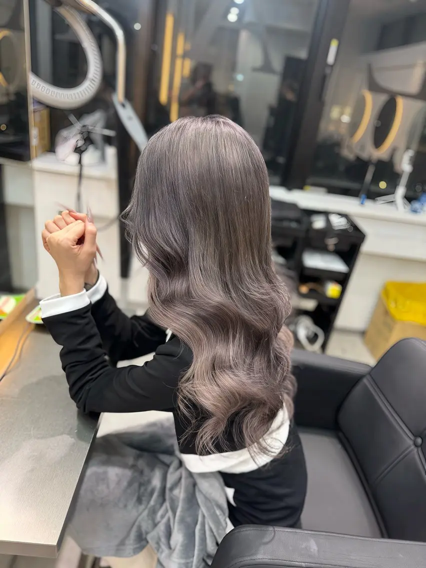 ロング カラー ヘアカラー ギャルの女神/ Shionのヘアスタイル
