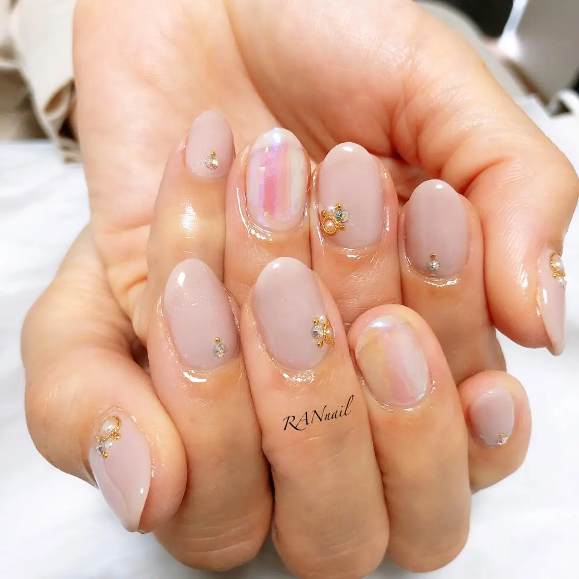 ネイル オーロラネイル ブルー フットネイル 氷ネイル・うるうるネイル オフィスネイル ハンドネイル フットネイル RAN nailのネイルデザイン