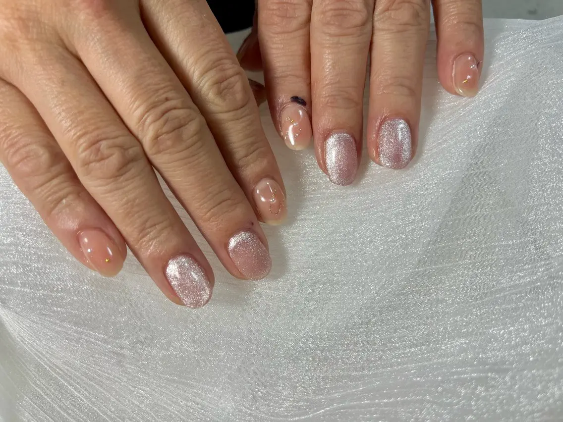 ネイル オーロラネイル フットネイル フレンチネイル ジェルネイル ハート kiki nail たまプラーザのネイルデザイン