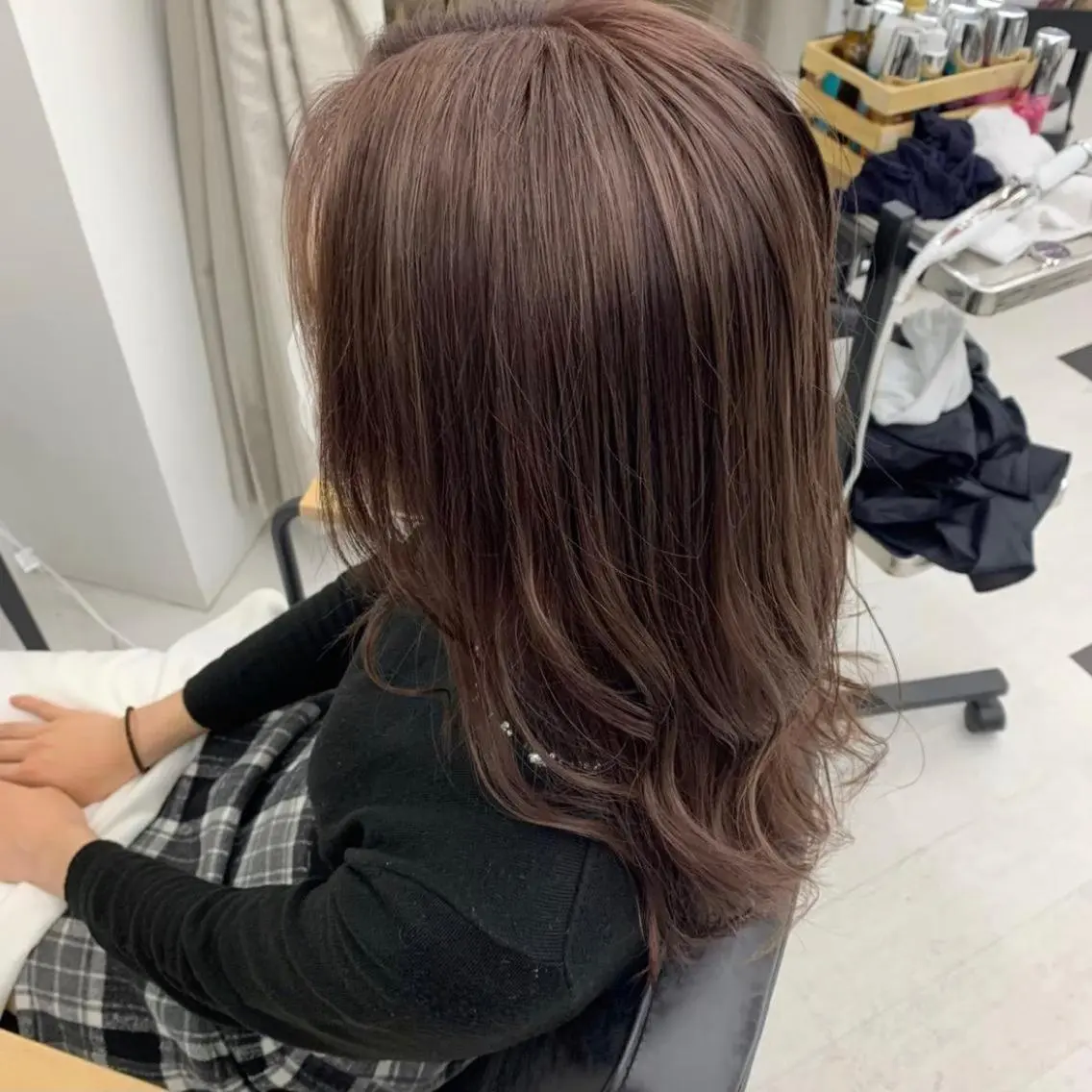 ロング カラー パーマ ヘアアレンジ メンズ キッズ ネイル マツエク・マツパ アイブロウ ブラウン mona/ ストレートスタイル✨のヘアスタイル