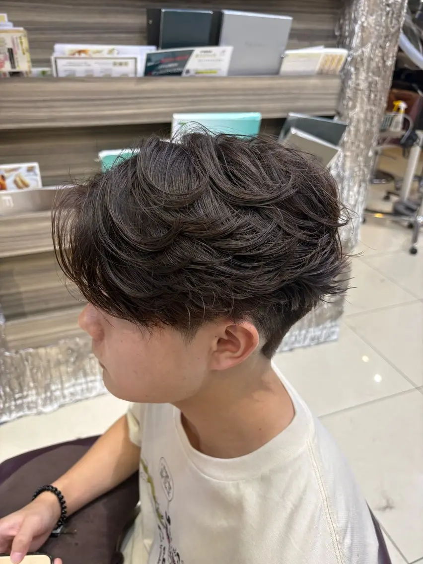 ショート パーマ メンズ フェザーパーマ メンズパーマ カット パーマ フェザーパーマ/ ダブルカラー/藤田のヘアスタイル