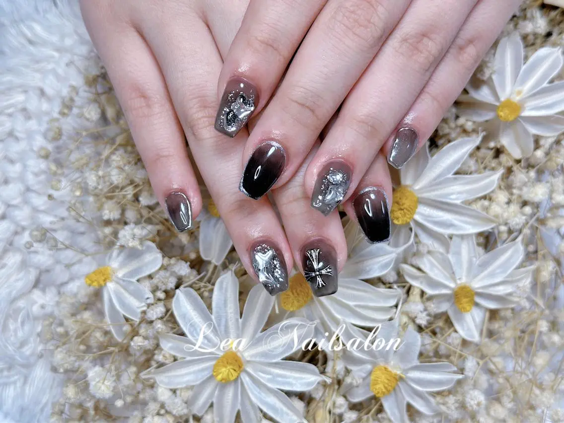 ショート カラー ネイル Le’a NailSalonのネイルデザイン