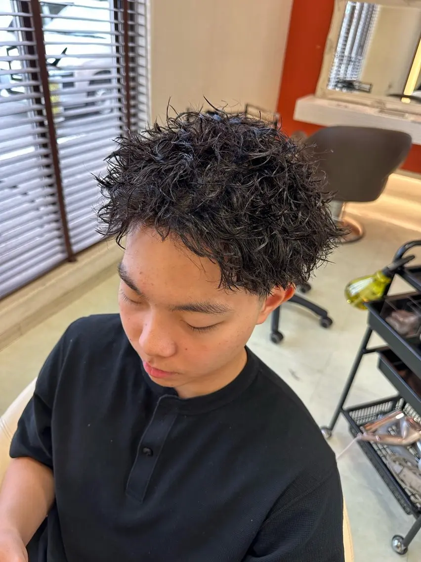 ショート パーマ メンズ メンズパーマ 三宅 壱輝のヘアスタイル