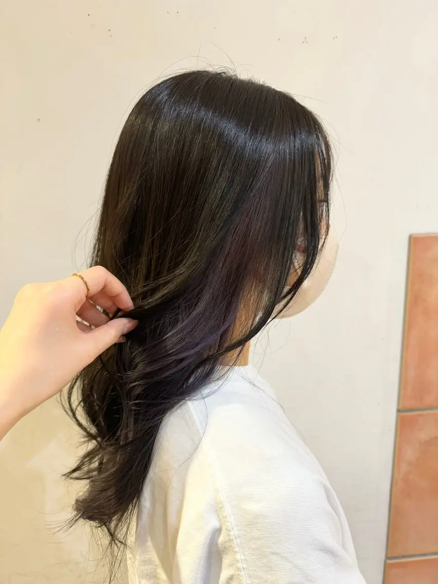 ロング カラー インナーカラー 透け感カラー🌿 小島 りなのヘアスタイル