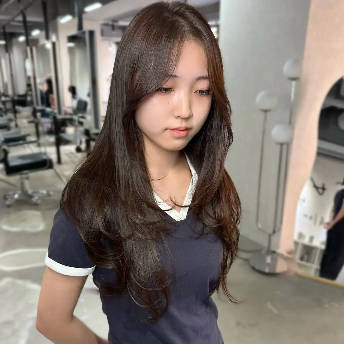 ロング くびれヘア 顔まわりレイヤー 顔周りカット 韓国風ヘア くびれレイヤー カット ヘアカラー トリートメント 心斎橋 韓国レイヤ ー×艶髪renのヘアスタイル