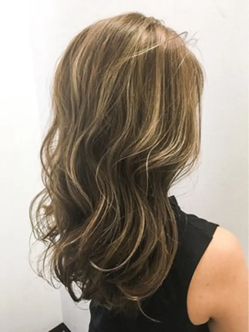ロング HANA Hair Produceのヘアスタイル