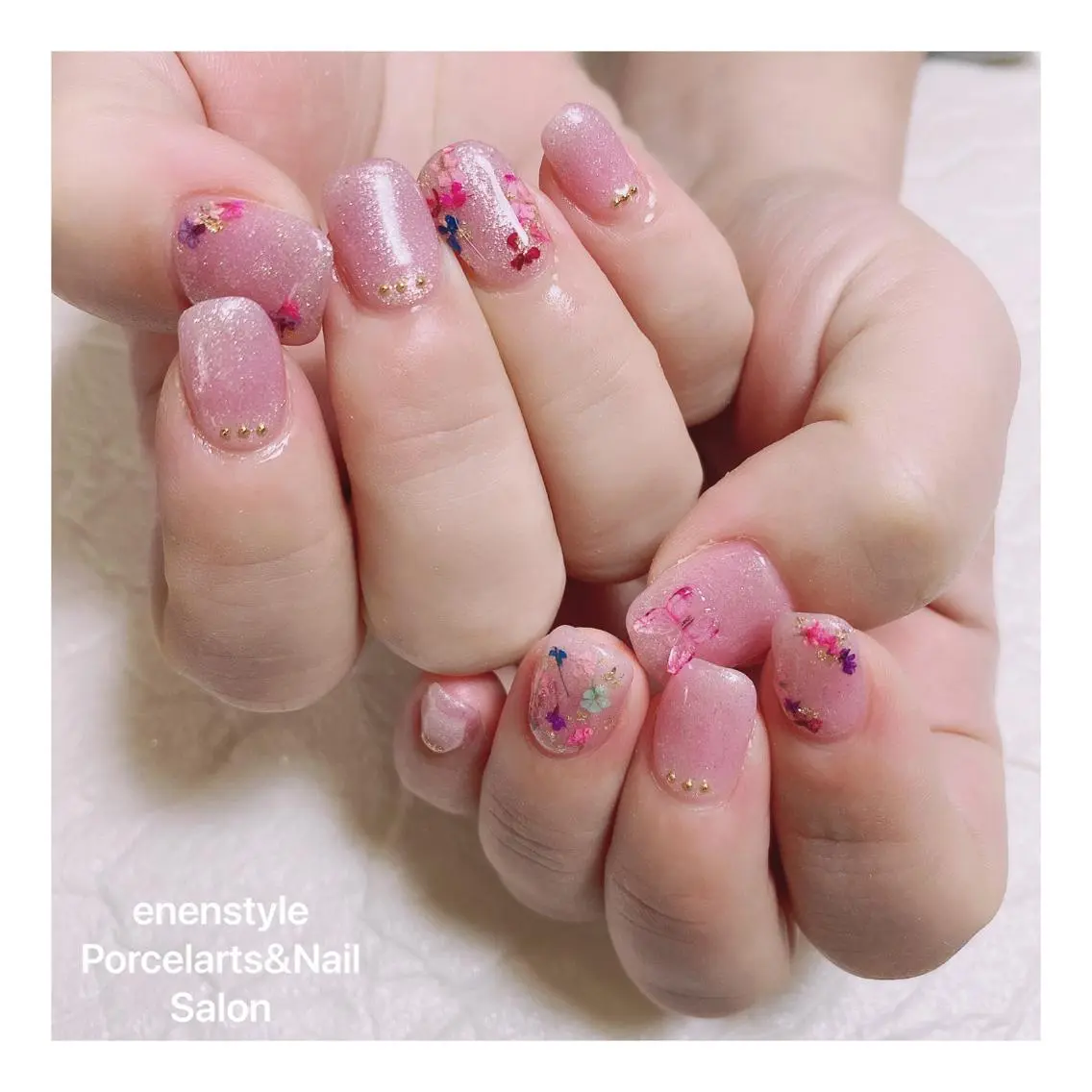 ミディアム ネイル ハンドネイル 🐾enen style 🐾のネイルデザイン