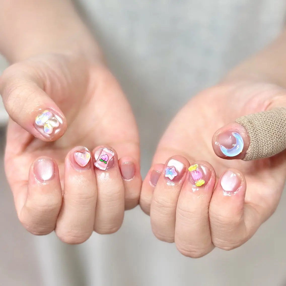 ネイル アートネイル オーロラネイル チークネイル フレンチネイル ガラスフレンチ 🎀YooLi Nail salonのネイルデザイン