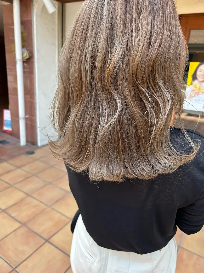 セミロング カラー カット ヘアカラー トリートメント ヘッドスパ putri 川邉 優花のヘアスタイル