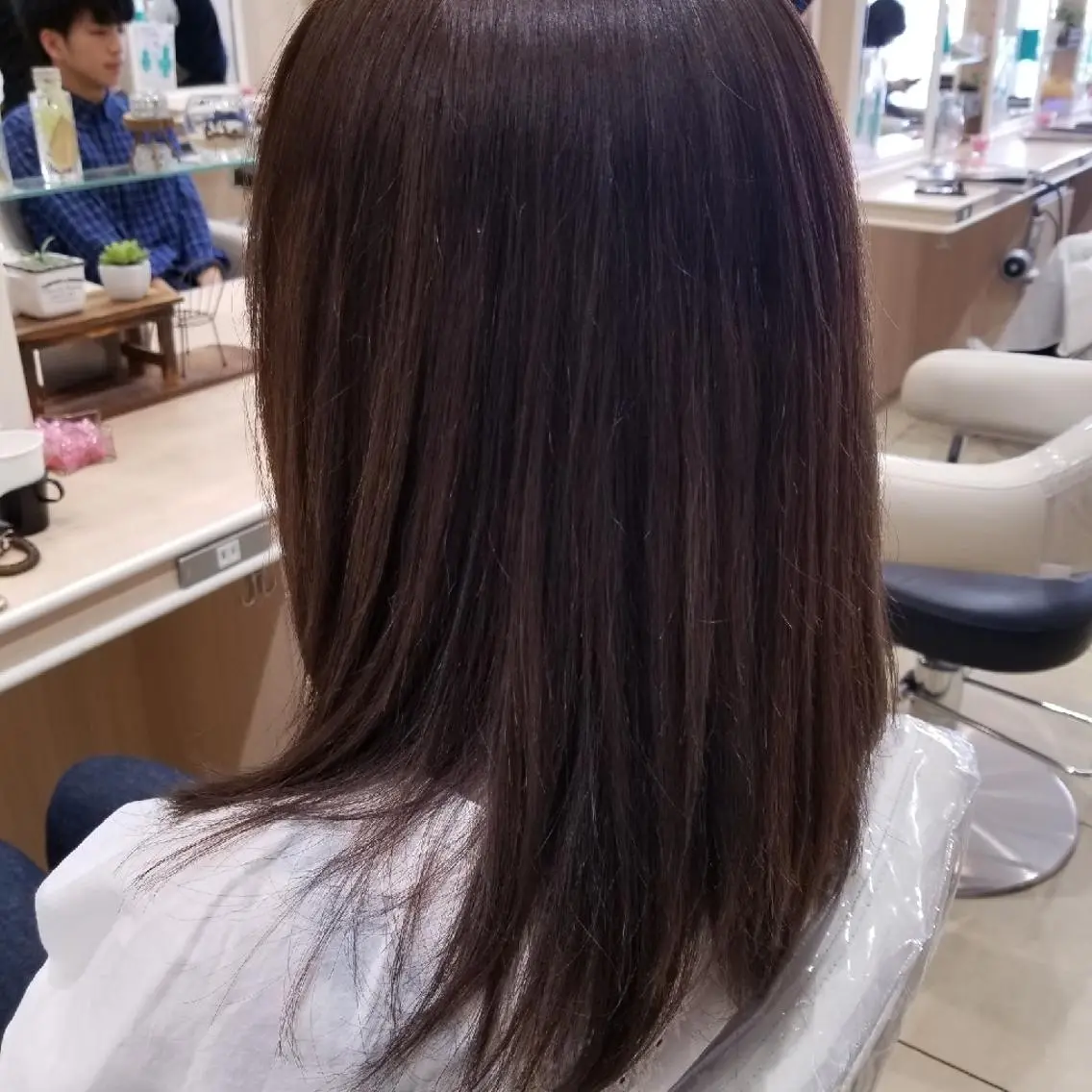 セミロング カラー 山内 佐江子のヘアスタイル