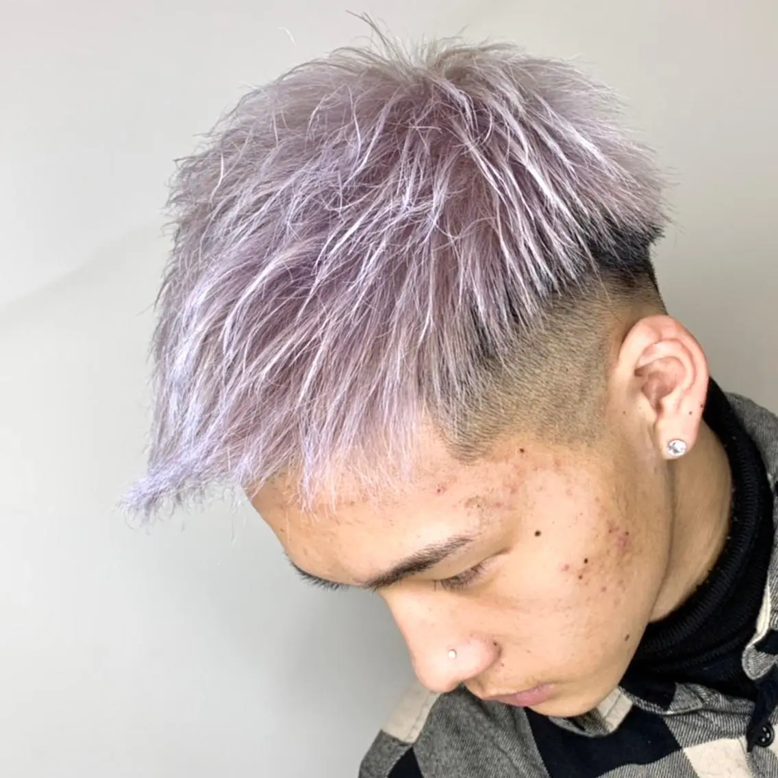 【ケアブリーチ無制限】メンズカット+ホワイト系カラーの写真