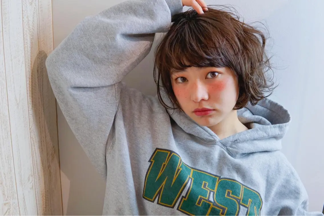 ショート カラー パーマ ボブ 髪質改善、エクステ 山口卓哉のヘアスタイル