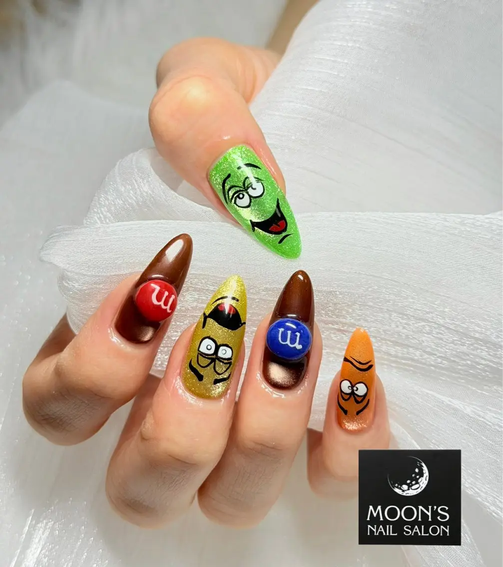 ネイル Moons nail 💅✨のネイルデザイン