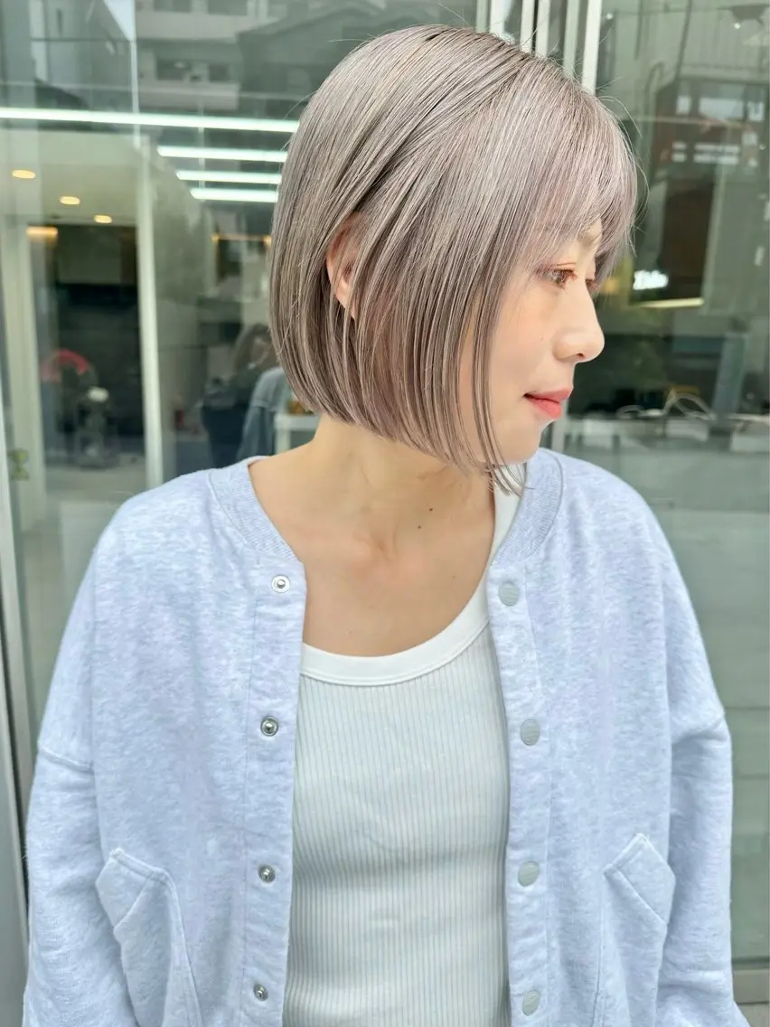 ショート ボブ ヘアカラー 大塚 夏生のヘアスタイル