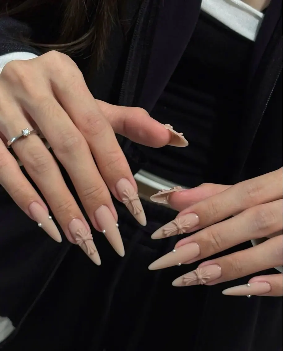 ネイル ガーリー キラキラネイル 韓国ネイル ロングネイル シンプルネイル ハンドネイル Genie Mika Nailsのネイルデザイン