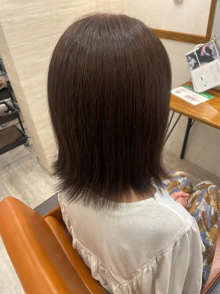 【白髪染めもオシャレに✨️】グレーリタッチカラー＋カット（3cm以上）の写真
