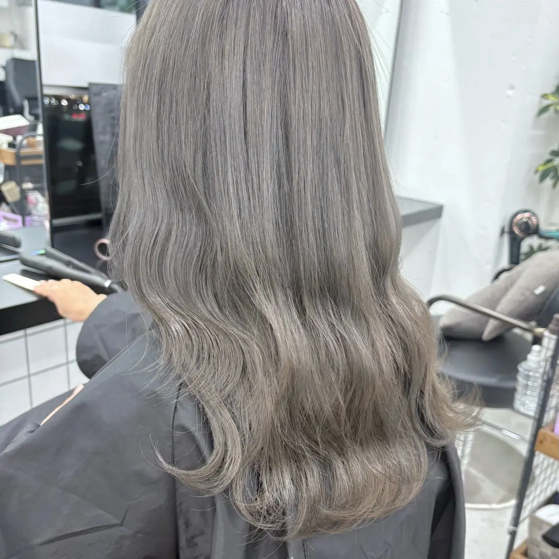 ロング カラー ベージュカラー ブリーチ シルバー カット ヘアカラー トリートメント 矢場町/8時-22時 JILLSTUDIOのヘアスタイル