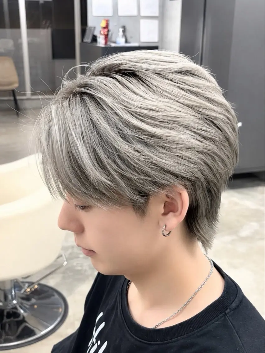 メンズ カット ヘアカラー 黒田 琉偉のヘアスタイル