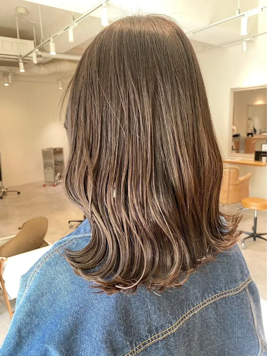 ミディアム カラー カット ヘアカラー トリートメント 織本 咲良のヘアスタイル