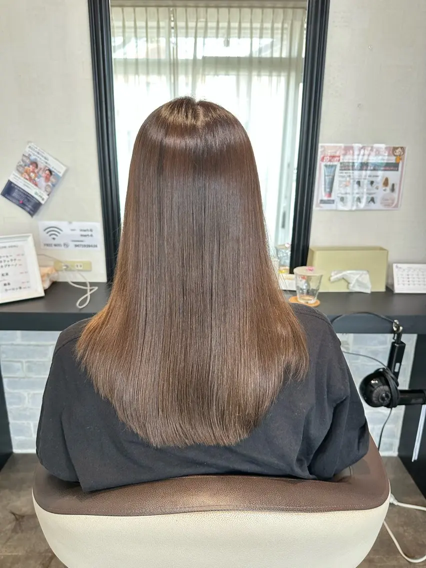 ロング パーマ カット 縮毛矯正 トリートメント 若泉 真梨のヘアスタイル