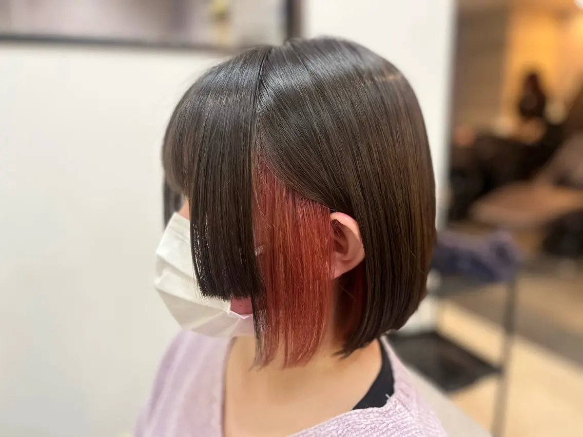 ショート カラー ピンクカラー ヘアカラー 🦋Yui🦋透明感 /ベージュ/Wカラーのヘアスタイル