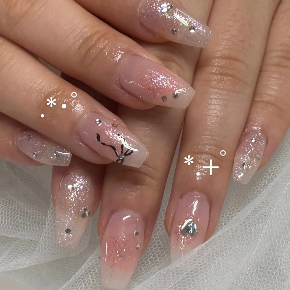 ネイル チークネイル ハンドネイル WOLTOKYO渋谷 yunaのネイルデザイン