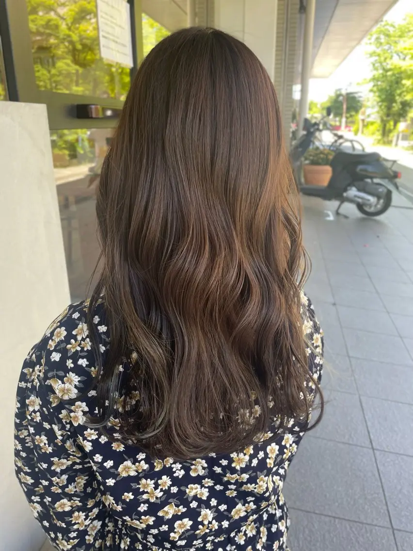 セミロング カラー ブラウンカラー 小森 樹奈のヘアスタイル