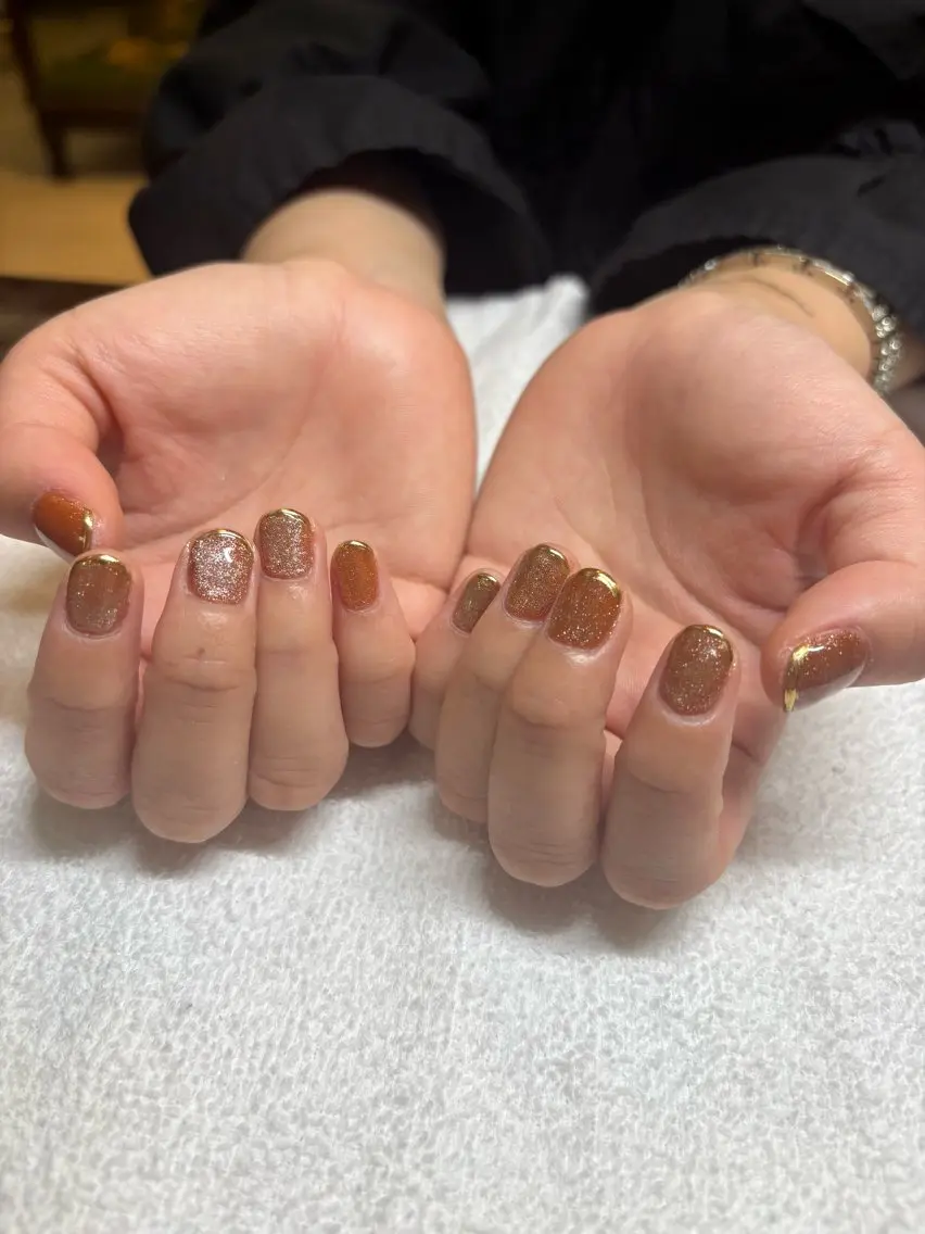 ネイル フレンチネイル ゴールド マグネットネイル ハンドネイル 菊池 菜月のヘアスタイル