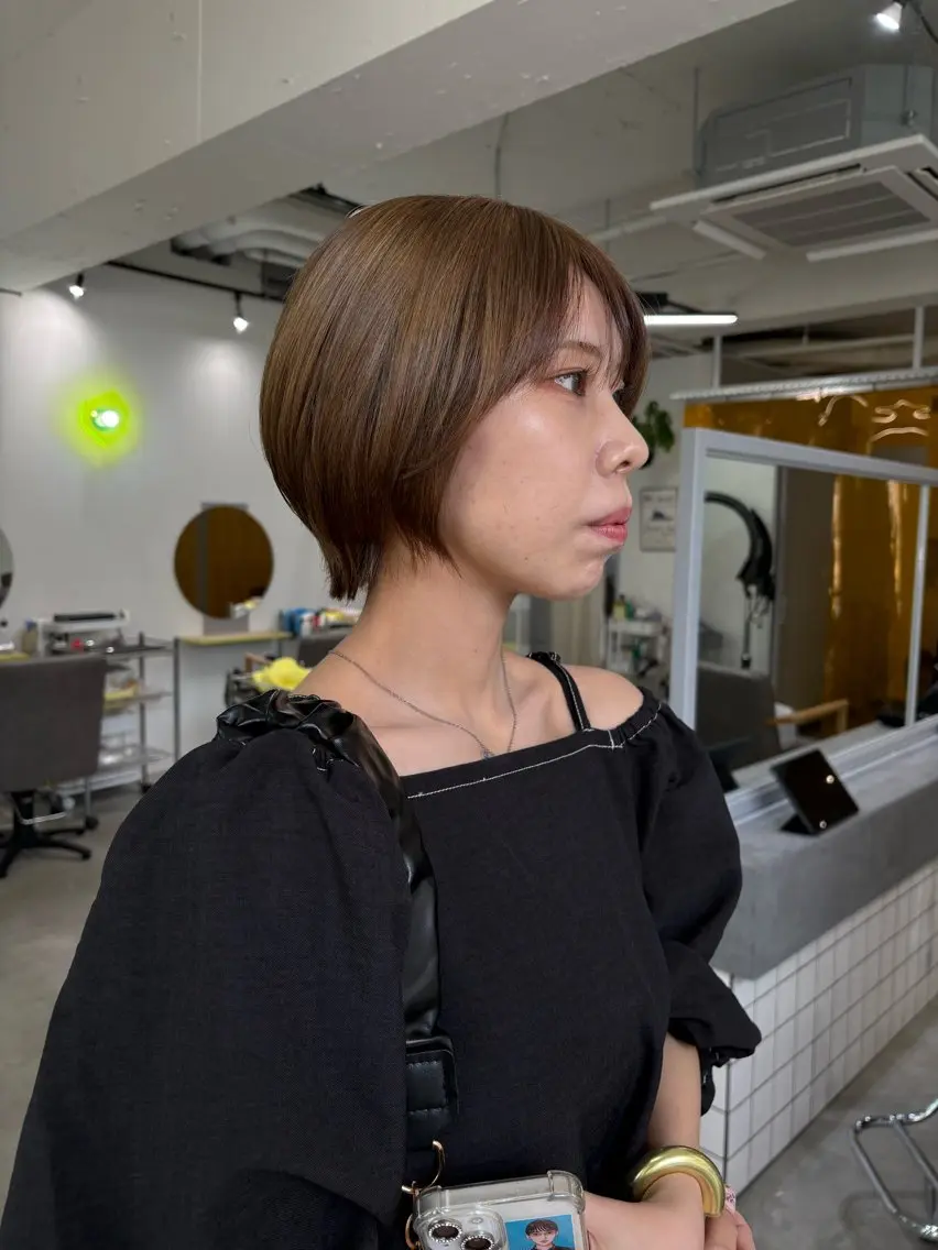ショート カラー ベージュカラー ダブルカラー オレンジ ショートヘア カット ヘアカラー 功刀 栞奈のヘアスタイル