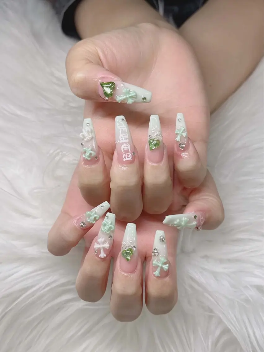 ネイル Lee Nailsのネイルデザイン