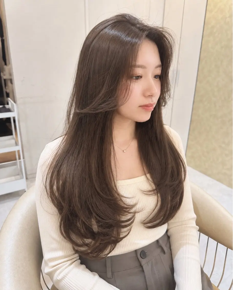 ロング カラー カット ヘアカラー トリートメント Akane レイヤー/艶カラーのヘアスタイル