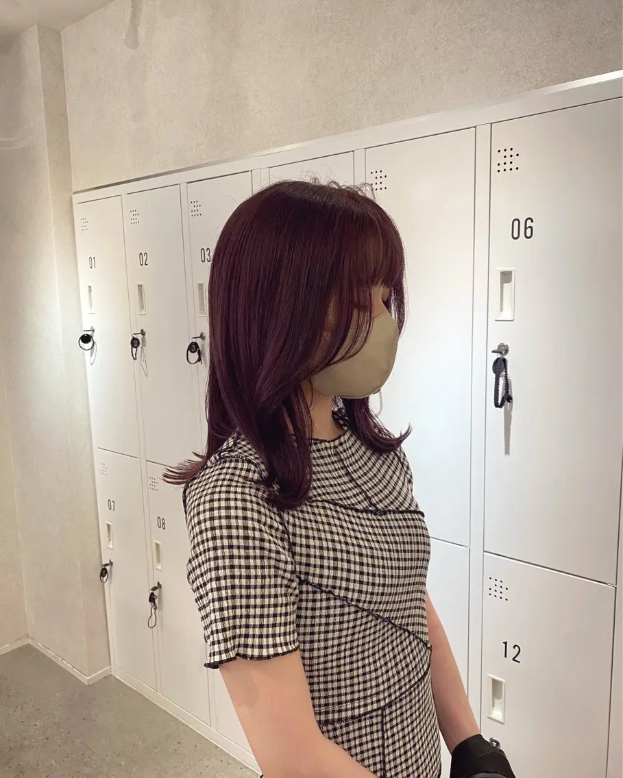 ミディアム カラー ネヅ カオルのヘアスタイル
