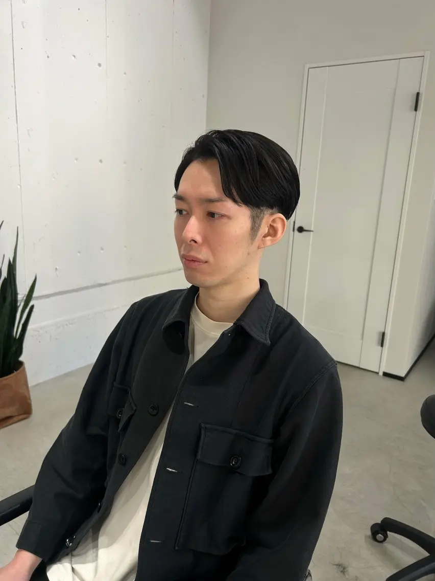 ショート メンズ 刈り上げ かきあげバング カット 鈴木 よつはのヘアスタイル