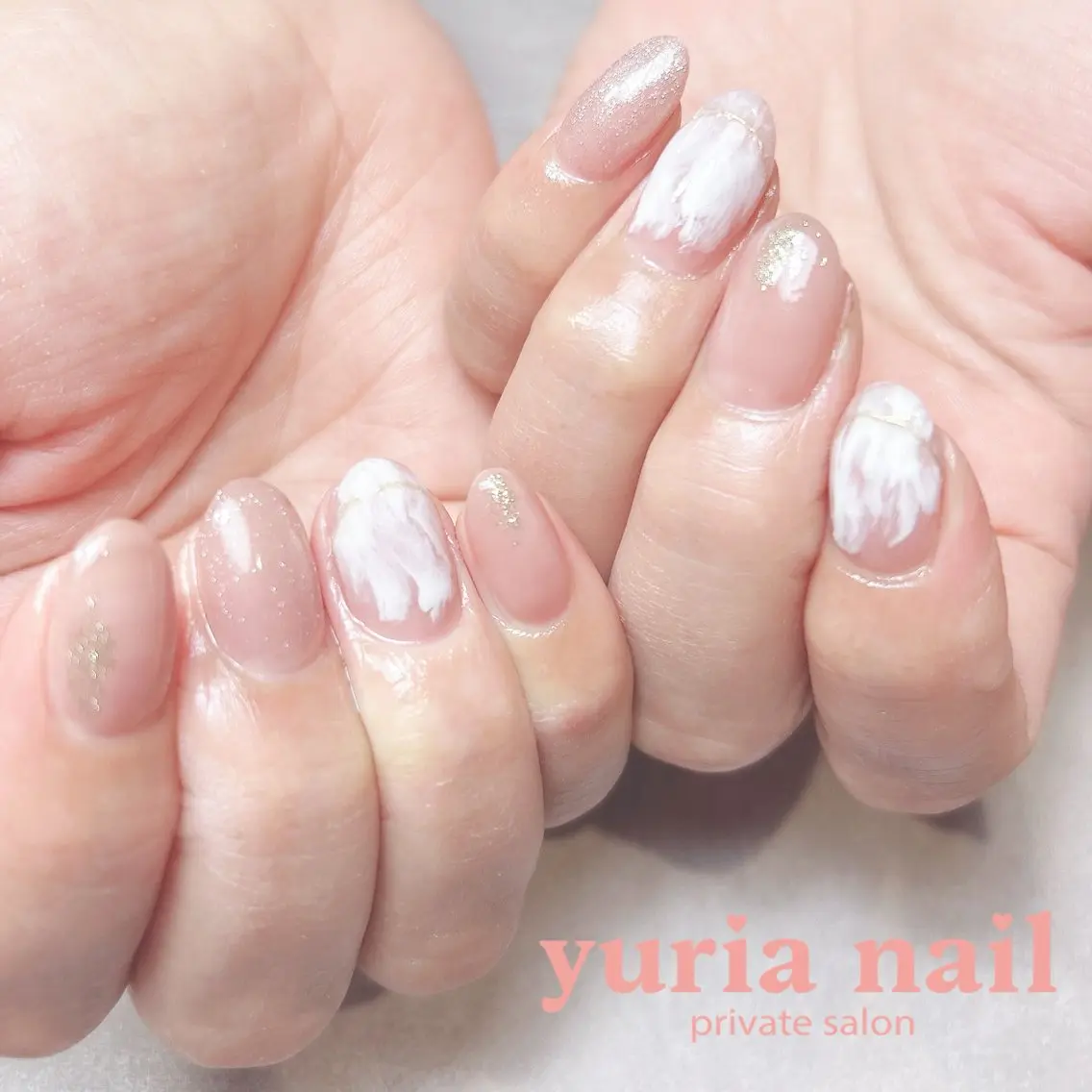 ネイル アートネイル ジェルネイル ラメ(グリッター) ニュアンスネイル ホワイト ハンドネイル 小林 ゆりあのネイルデザイン