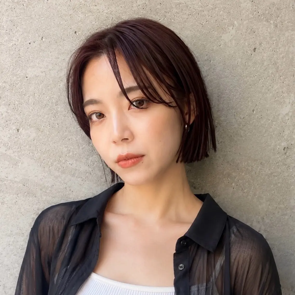 ミディアム 切りっぱなしボブ ボブ 顔周りカット SHUN/ 赤み消しカラーのヘアスタイル
