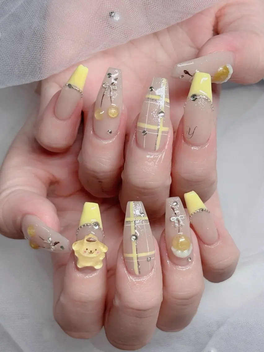 ネイル フレンチネイル ジェルネイル ガラスフレンチ ハロウィン ハート H.baby Nail Salonのネイルデザイン