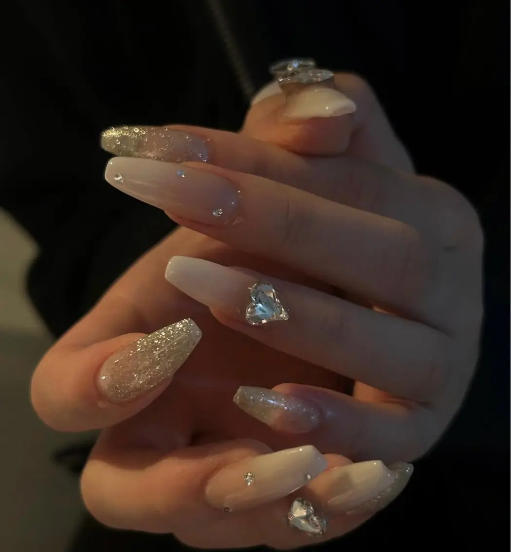 ネイル アートネイル スカルプネイル ストーンネイル ネイルチップ NiJi Nailsのネイルデザイン