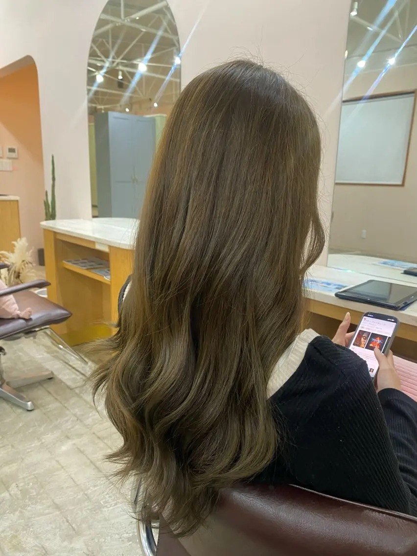 カラー ベージュカラー オリーブベージュ 君島 花楓のヘアスタイル