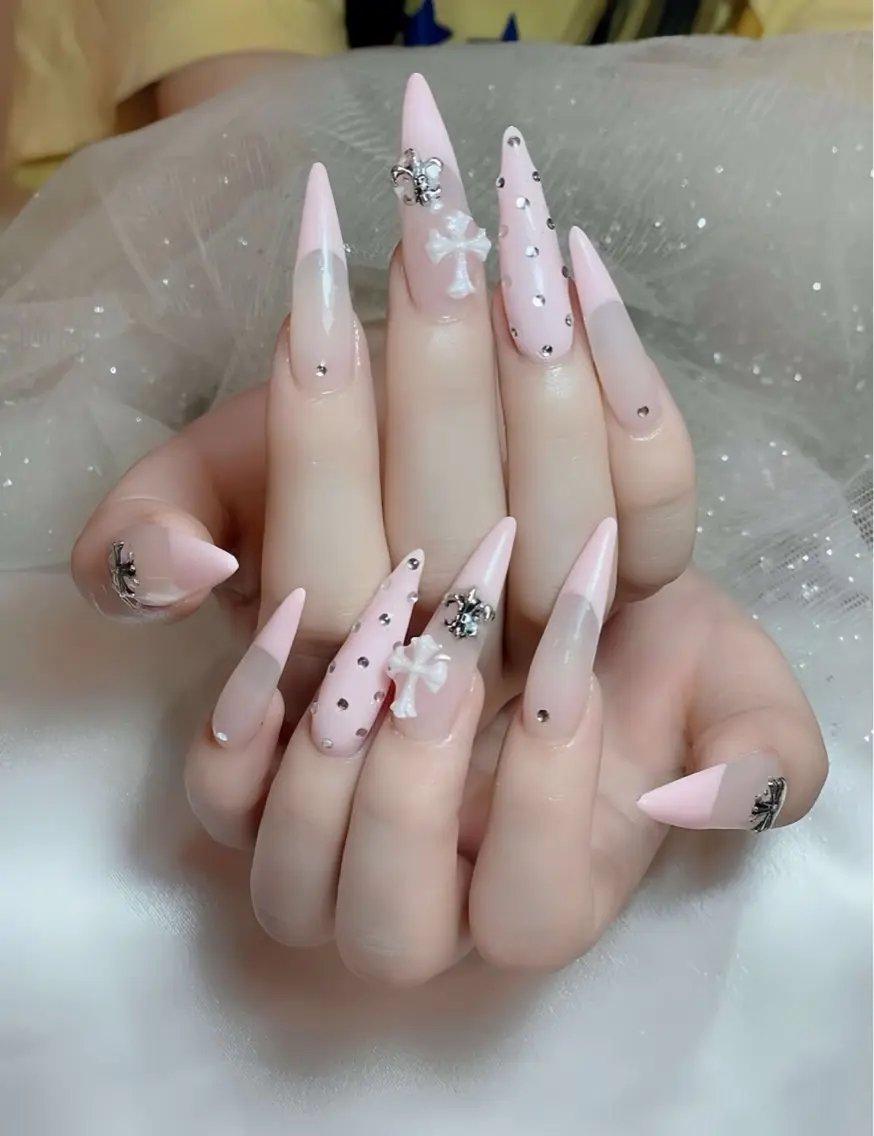 ネイル オーロラネイル チークネイル 桜ネイル クリアネイル ドット ハンドネイル Rin Nail 新大久保店のネイルデザイン