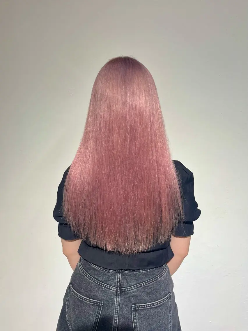 ロング カラー ピンクカラー ホワイトピンク allum SAKURAのヘアスタイル