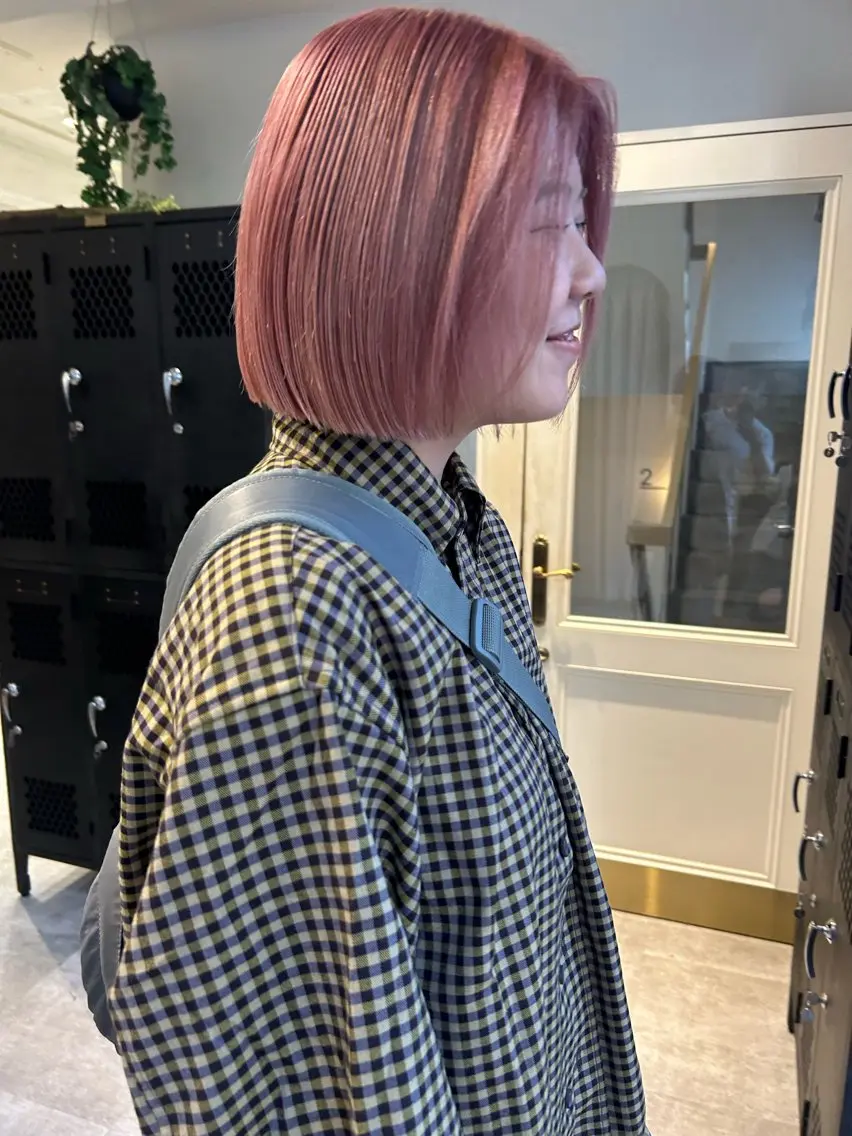 ミディアム 薄暮 マツイ　レンのヘアスタイル